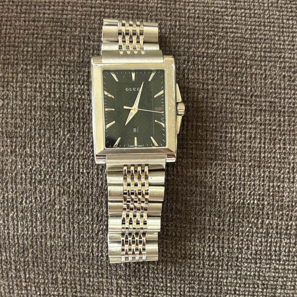Vintage Gucci Silver watch with Black Square Face